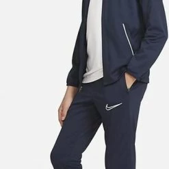 Nike Dri-FIT Academy Kids Trainingspak - Maat 158 23 Nike Dri-FIT Academy Kids Trainingspak - Maat 158 -JACK & JONES JUNIOR winkel 351x840 1