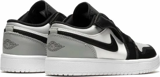 Nike Air Jordan 1 Low Wit / Grijs / Zwart - Sneakers - BQ6066-052 - Maat 33.5 5 Nike Air Jordan 1 Low Wit / Grijs / Zwart - Sneakers - BQ6066-052 - Maat 33.5 - Afbeelding 3