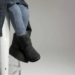 UGG Classic II Meisjes Laarzen - Black - Maat 25 28 UGG Classic II Meisjes Laarzen - Black - Maat 25 -JACK & JONES JUNIOR winkel 550x367 1