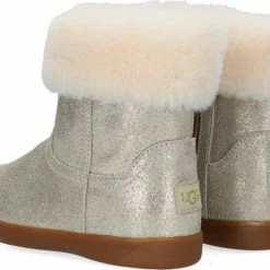 UGG Jorie II Metallic Laarzen - Goud - Maat 25 27 UGG Jorie II Metallic Laarzen - Goud - Maat 25 -JACK & JONES JUNIOR winkel 550x431 1